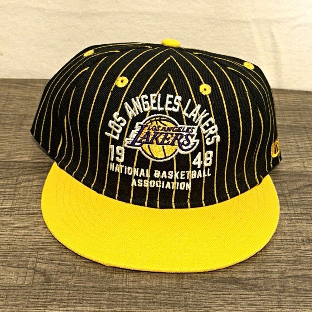 Ultra GAME Los Angeles Lakers NBA Snapback Cap Black/Yellow Pinstripe One Size